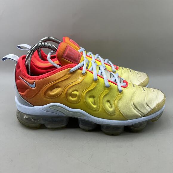 Nike Air VaporMax Plus Sunrise Running Shoes Women Size 9 Comfort Low Sneakers - Picture 1 of 8